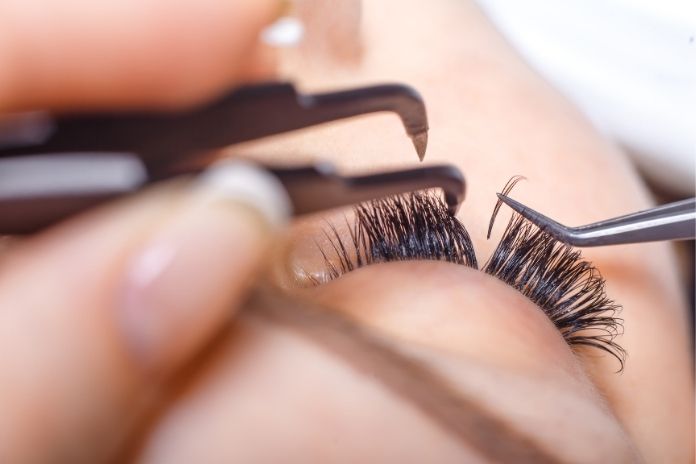 How to Remove Eyelash Extensions with Vaseline