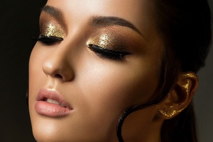 How to Apply Pressed Glitter Eyeshadow