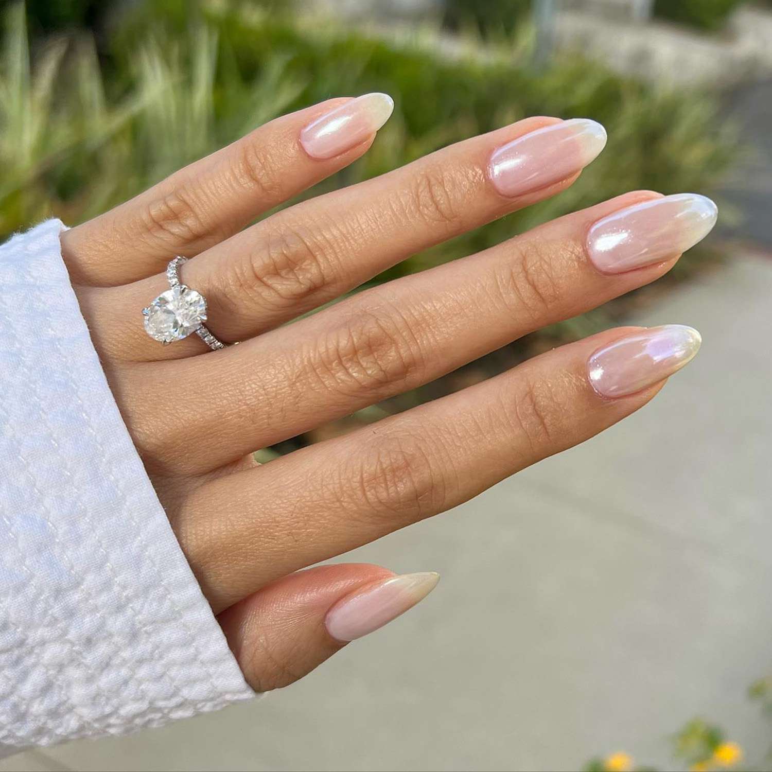What are Chrome Nails?