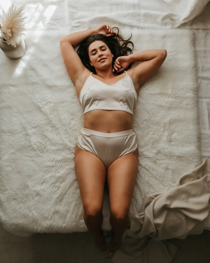 Faux Fur Throw plus size boudoir photoshoot idea
