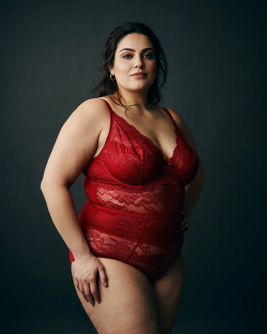 Bold Red Statement Set plus size boudoir photoshoot idea
