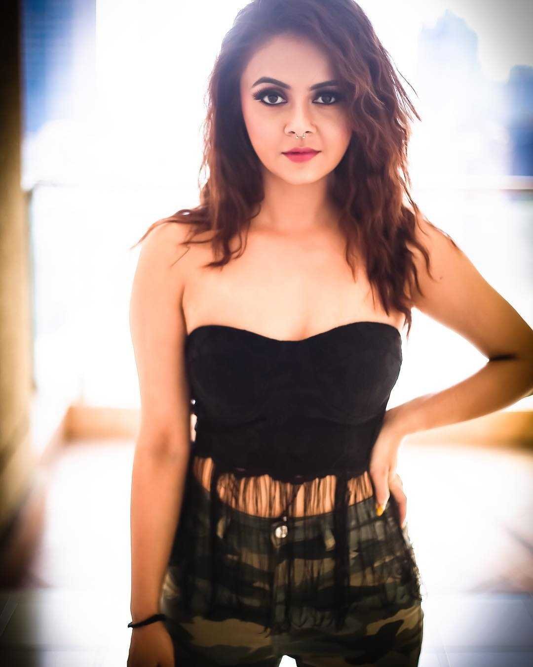 Devoleena-Bhattacharjee-hot-17.jpeg