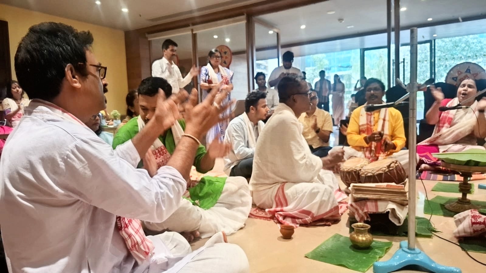 Admirers presenting Naam-Prasanga at the Zubeen Divas programme in Kolkata